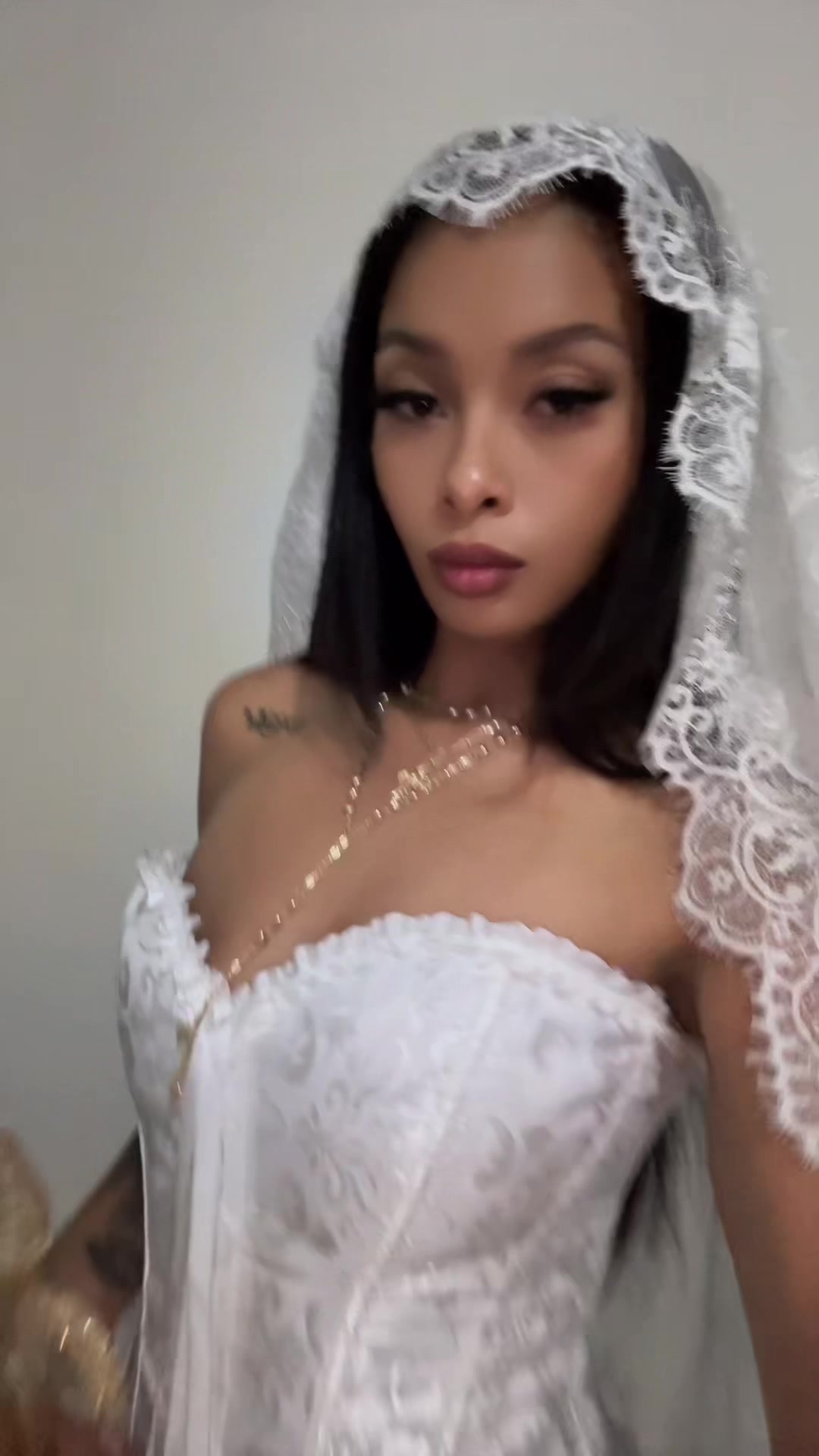 @K.