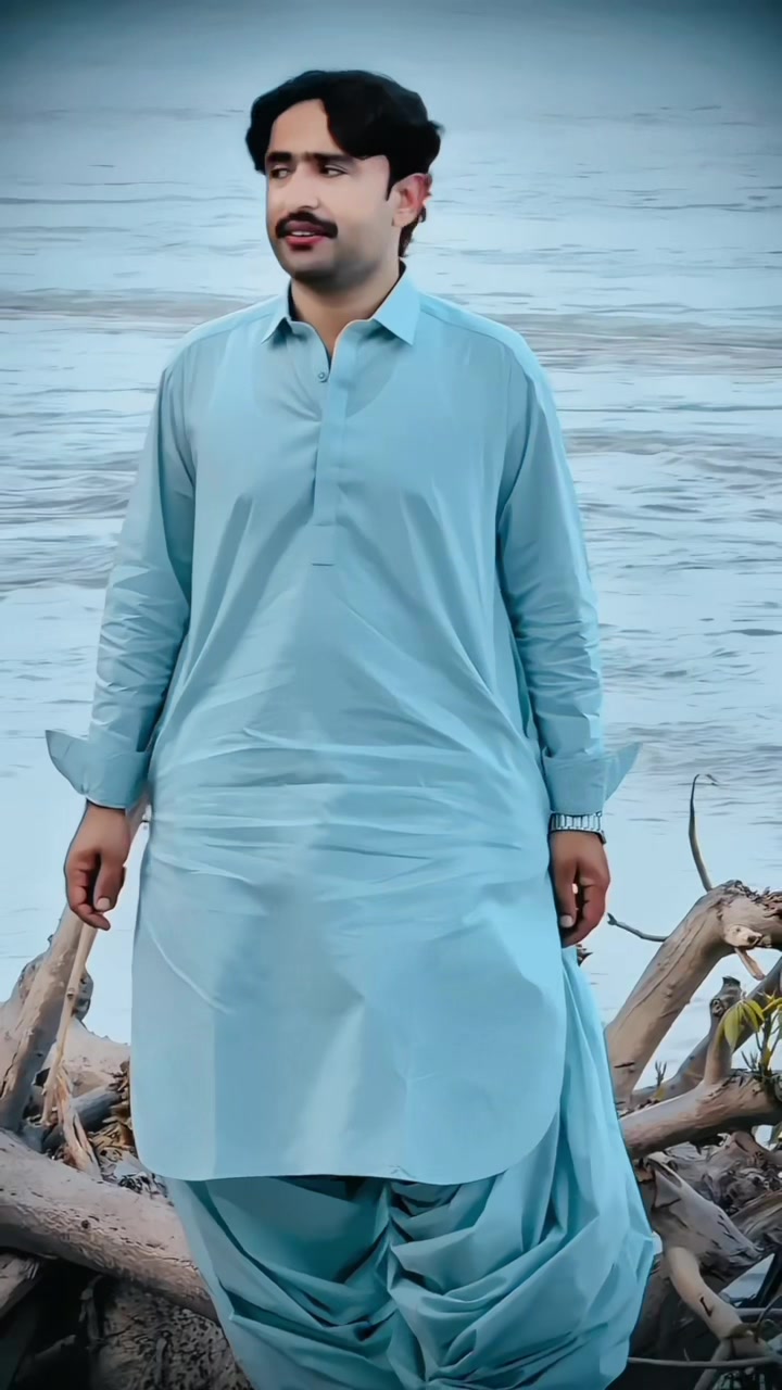 @Singer Tahir Farooq