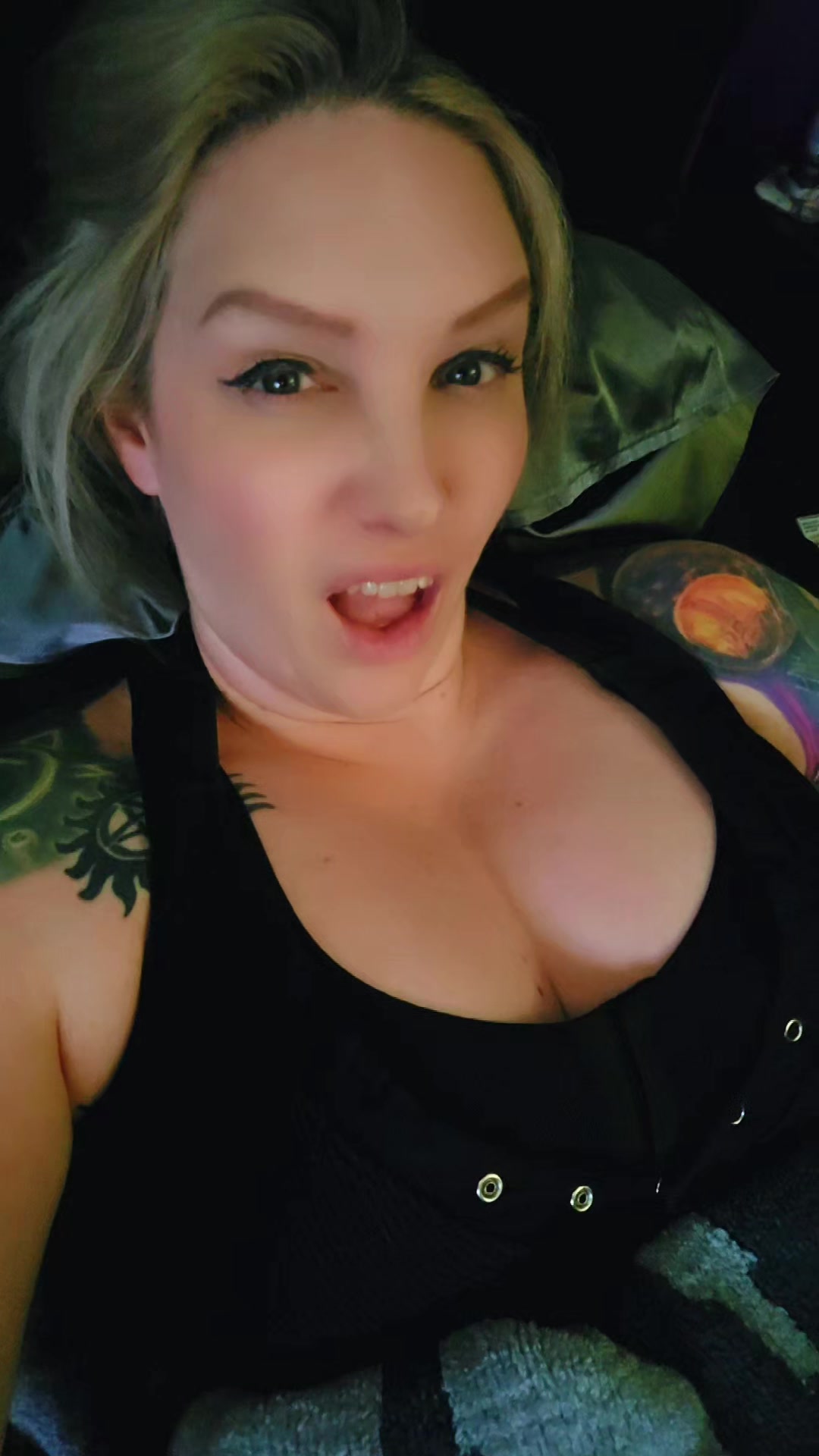 @TheMoistQueen ®️
