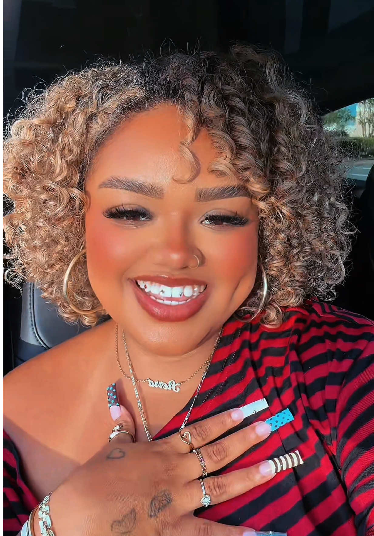 @Curlyheadsierra 💗