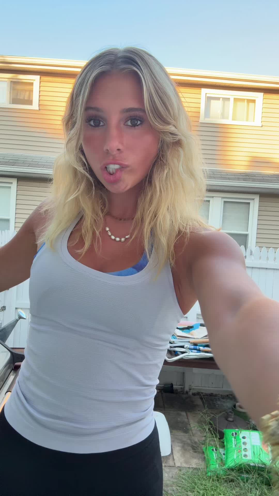 @hi