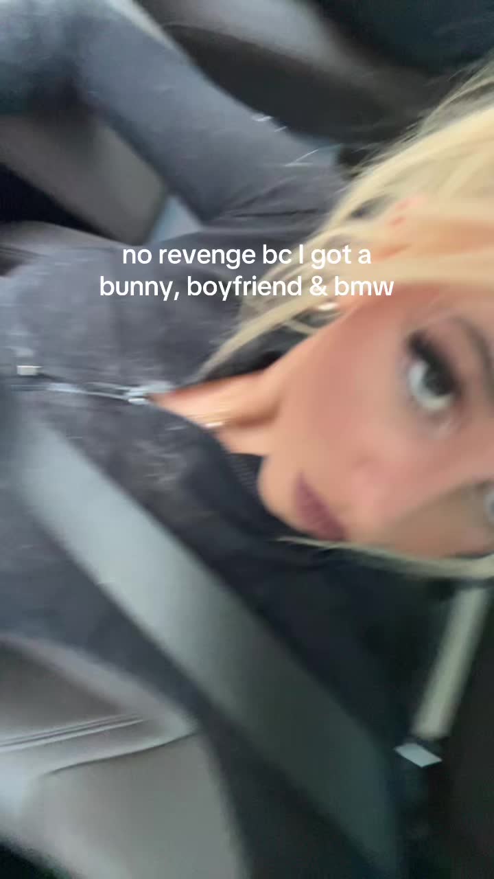 @jeanieefrances