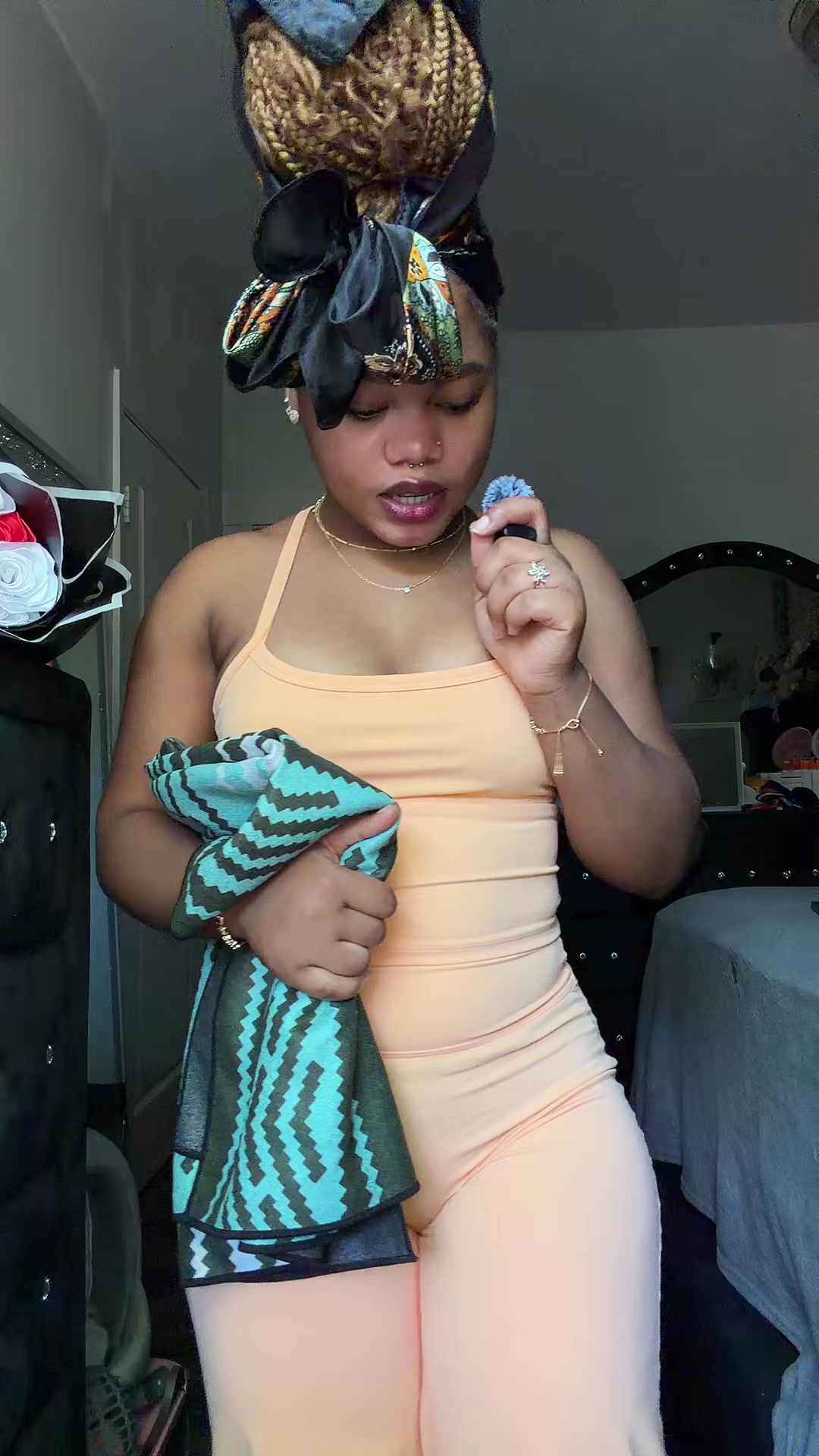 @𝒩𝒾𝒶