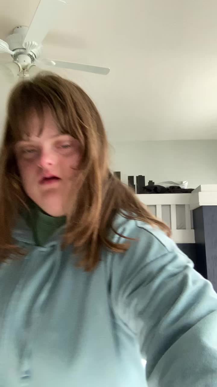 @hollywoodhailey