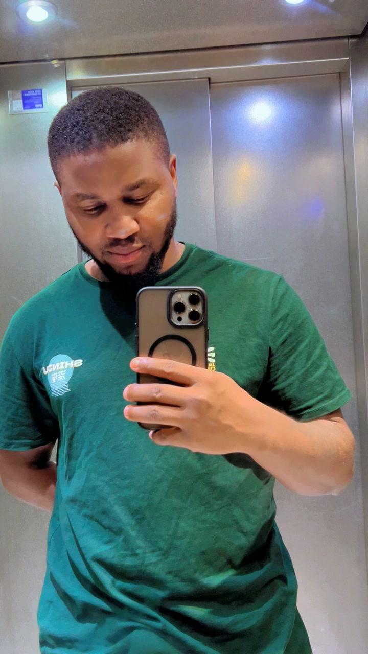 @🇫🇷ROBOT🚦D&rsquo;AFRIQUE 🏳️&zwj;🌈