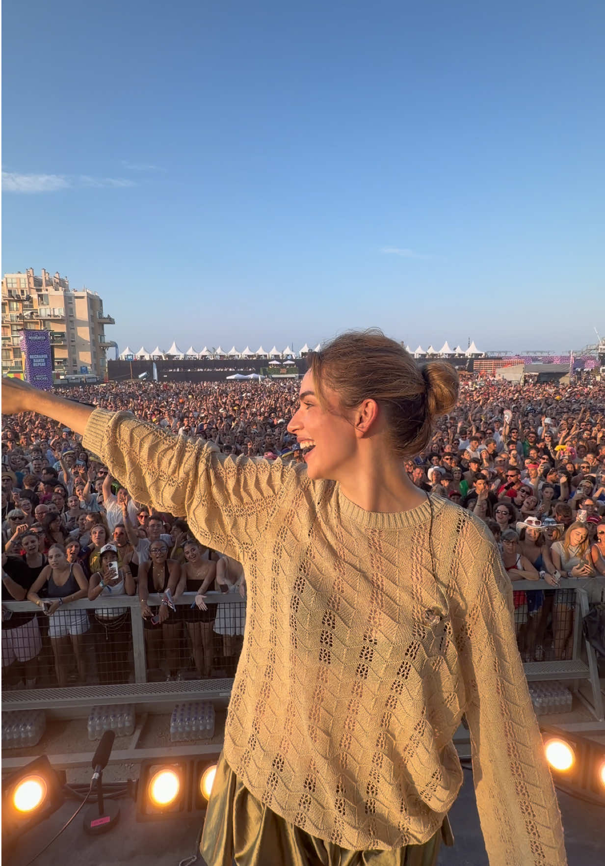 @Ad&egrave;le Castillon