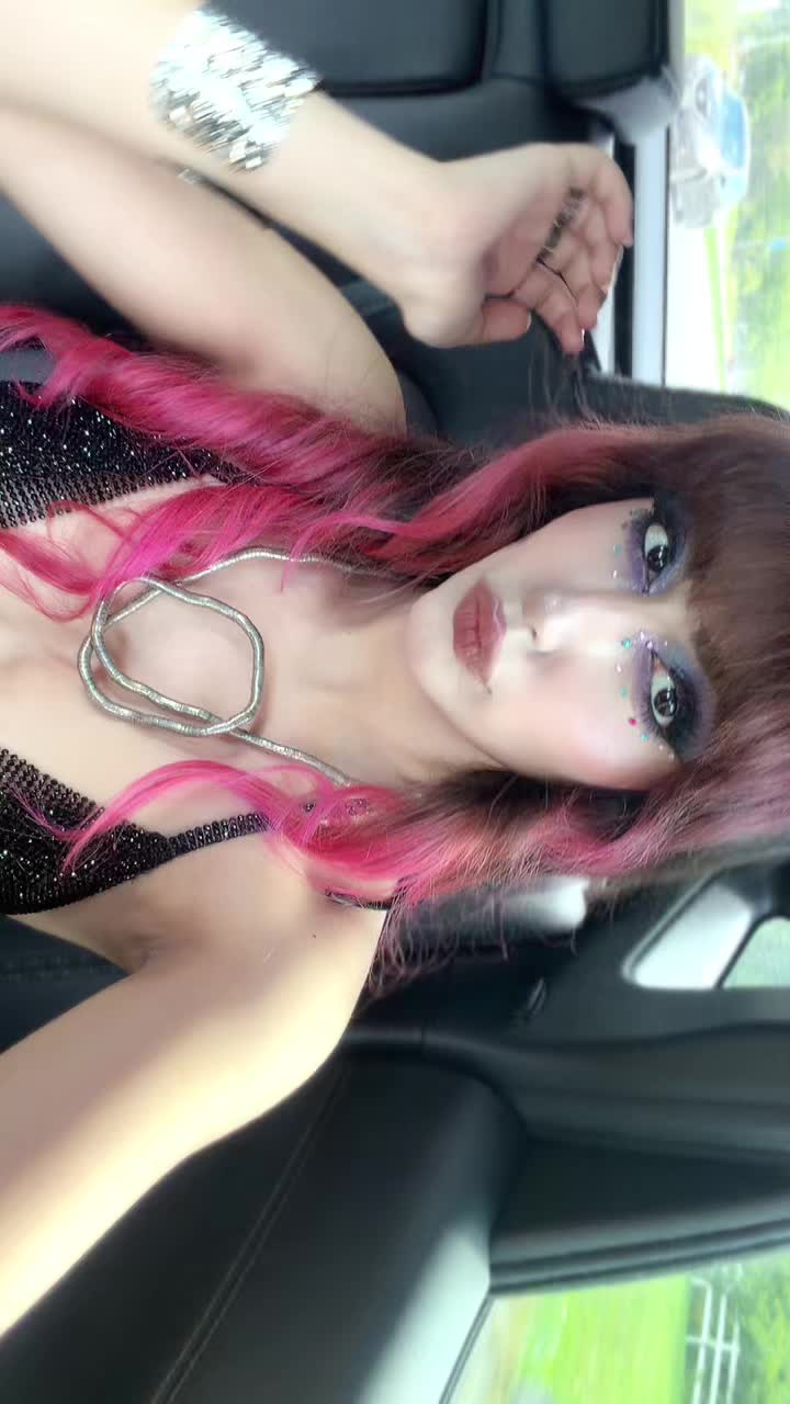 @𝔄𝔫𝔫𝔦𝔢 ⚰︎.