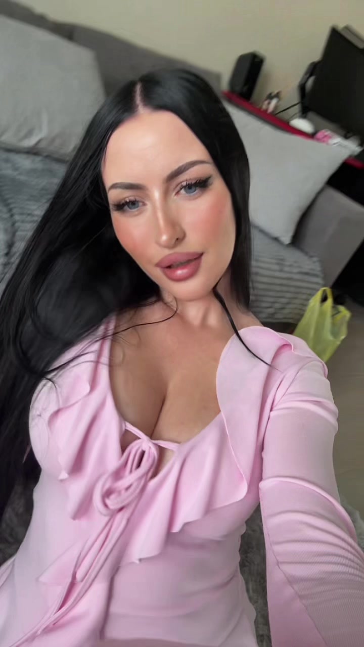 @ℐ𝓂_𝒩𝒾𝓀𝓀𝓎