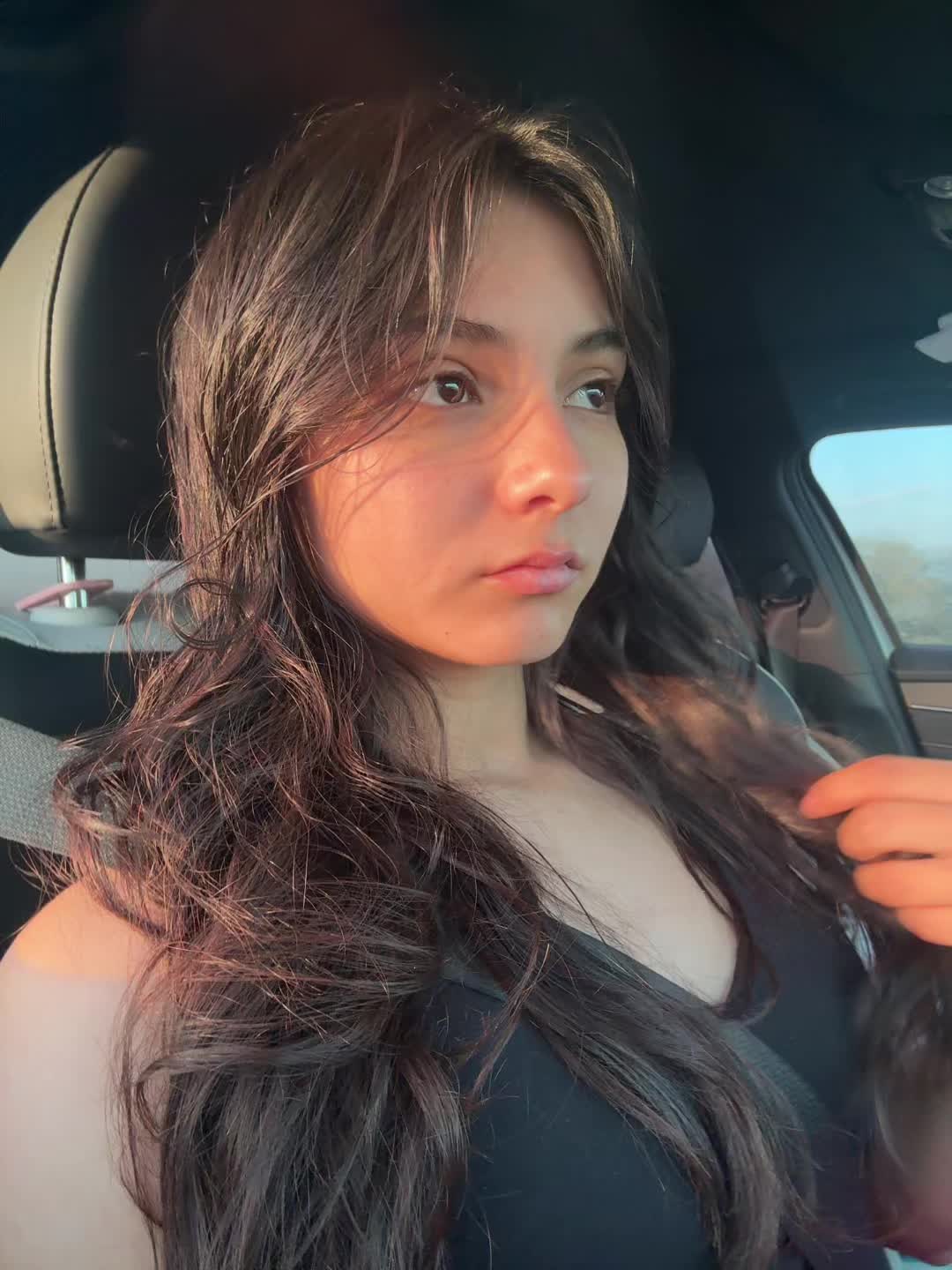 @yadhiraa.diazzz