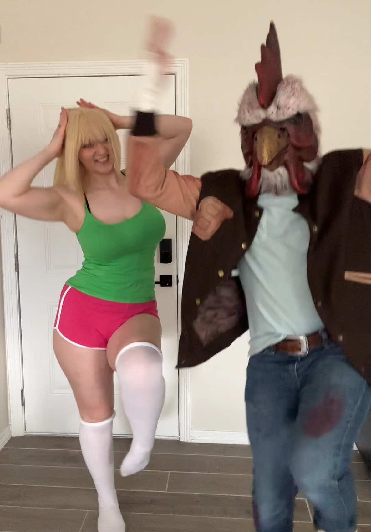 @vemnila | tall cosplayer