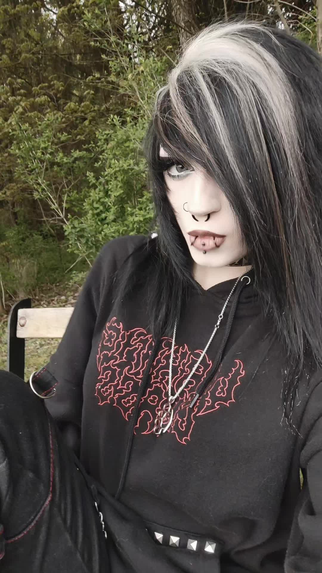 @carleigh curse 🕸️