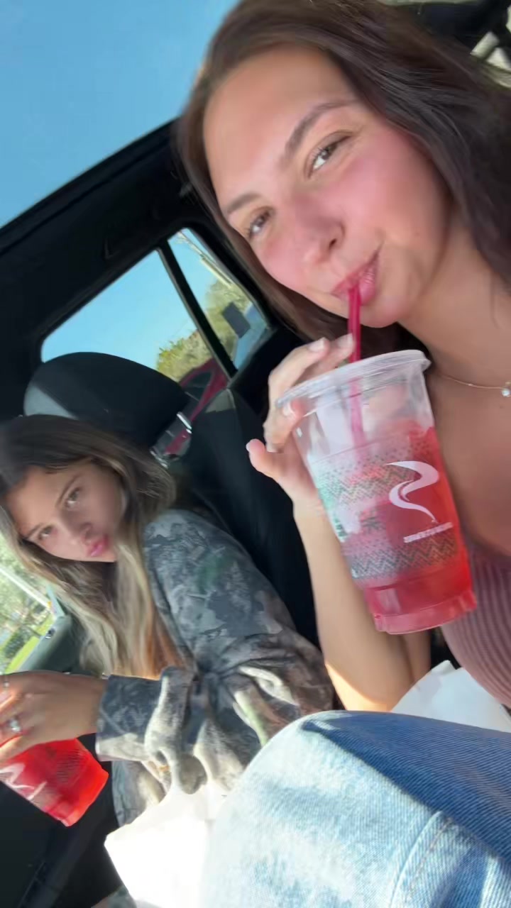 @livvmrad