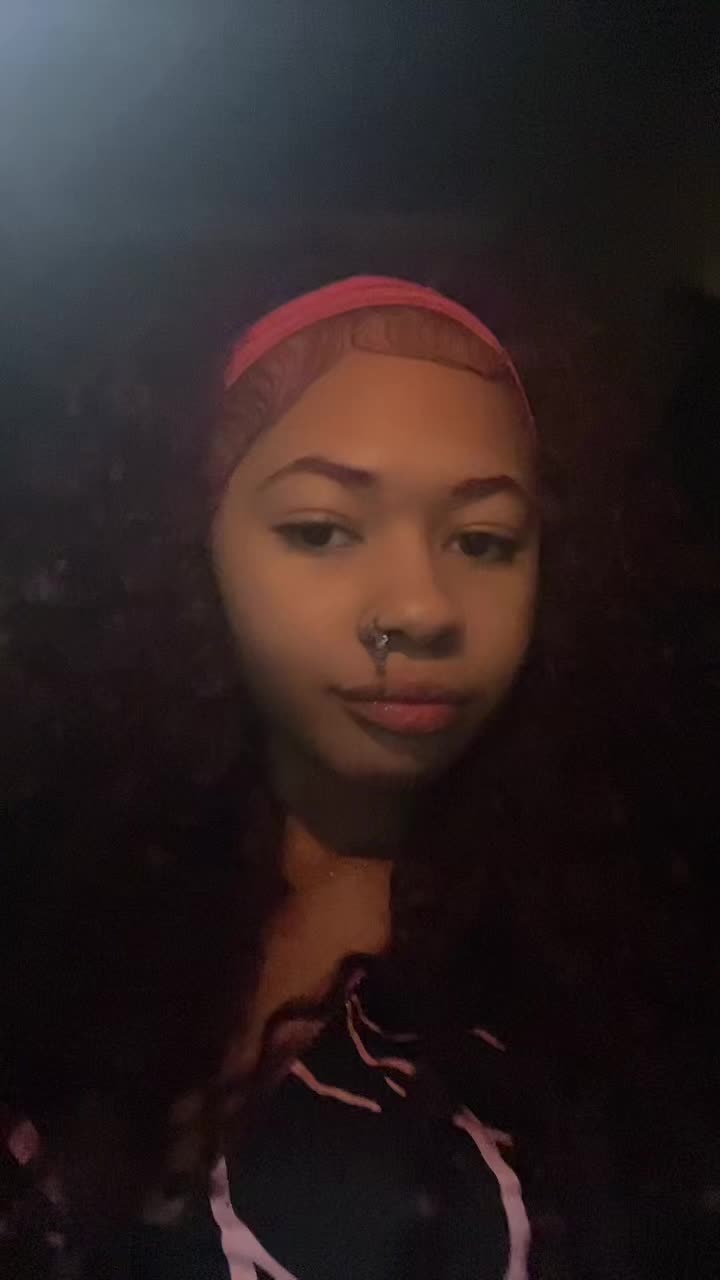 @yanababee🧟♀️.