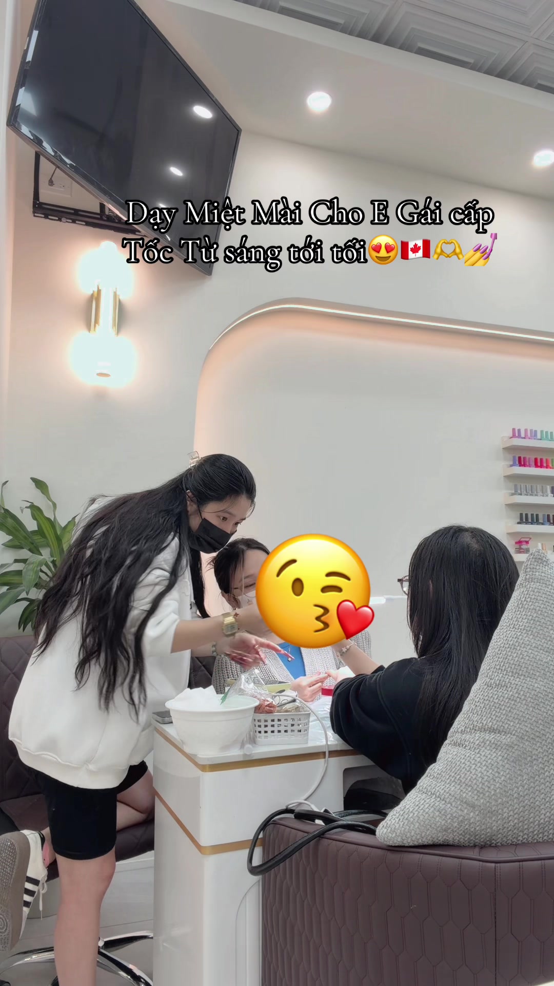 @KimmieNails🇻🇳&hearts;️🇨🇦Tấu H&agrave;i😜