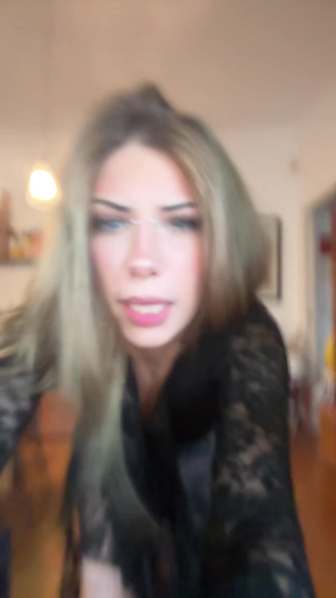 @Luna