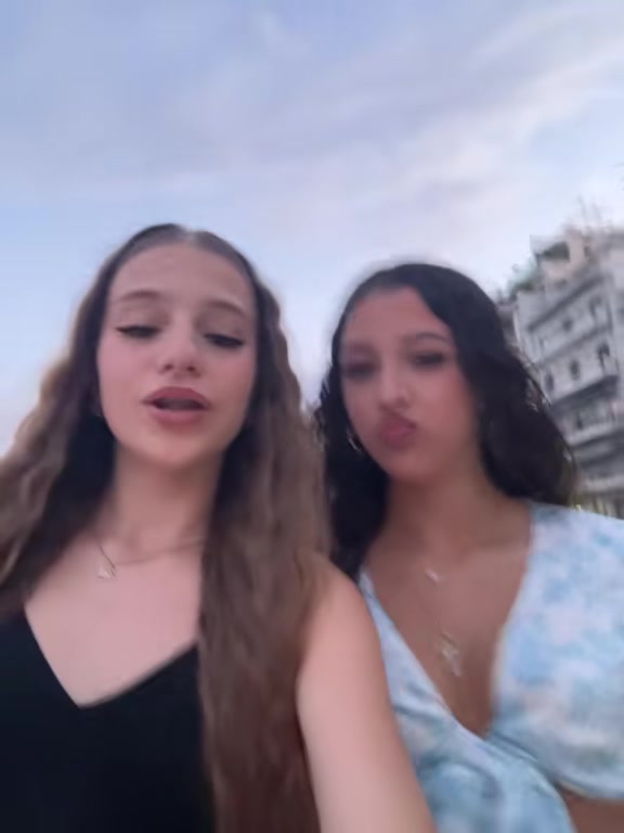 @Bella