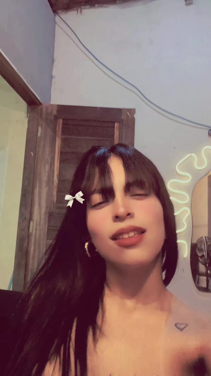 @Let&iacute;cia Mirelly 🏳️&zwj;🌈