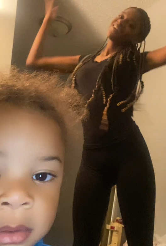 @LariahDeanne