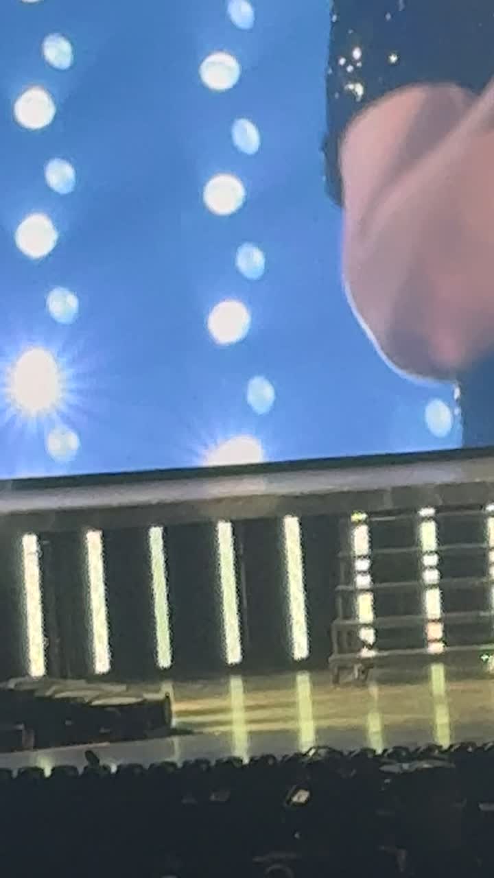 @Robyn