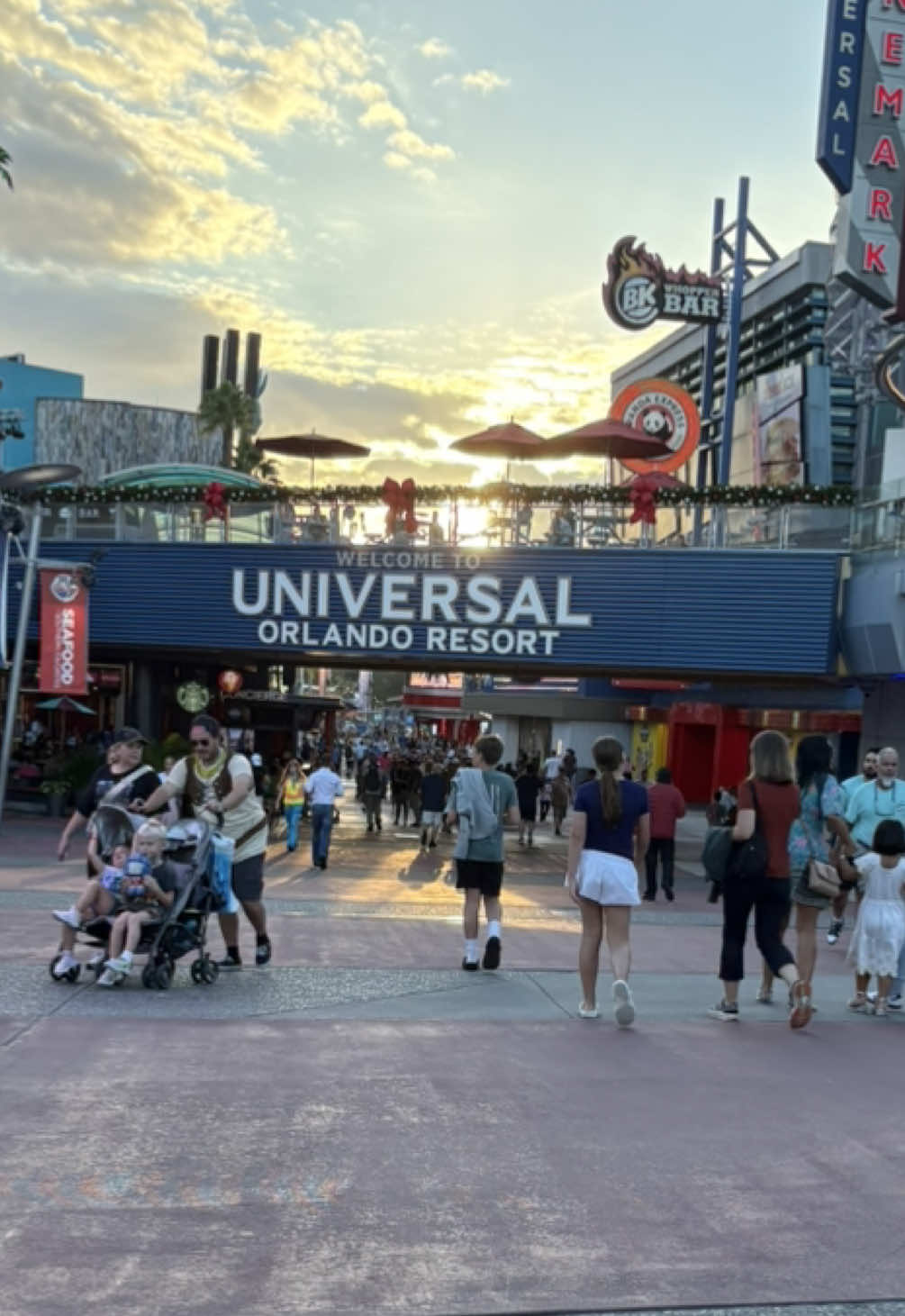 @universal_steeleios