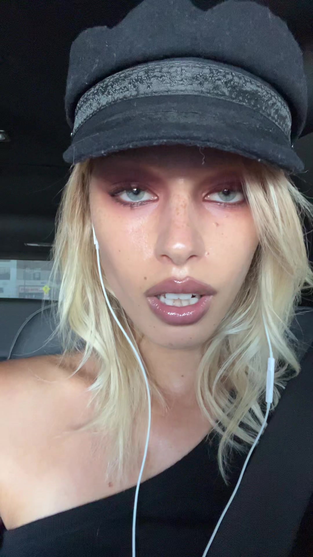 @lily