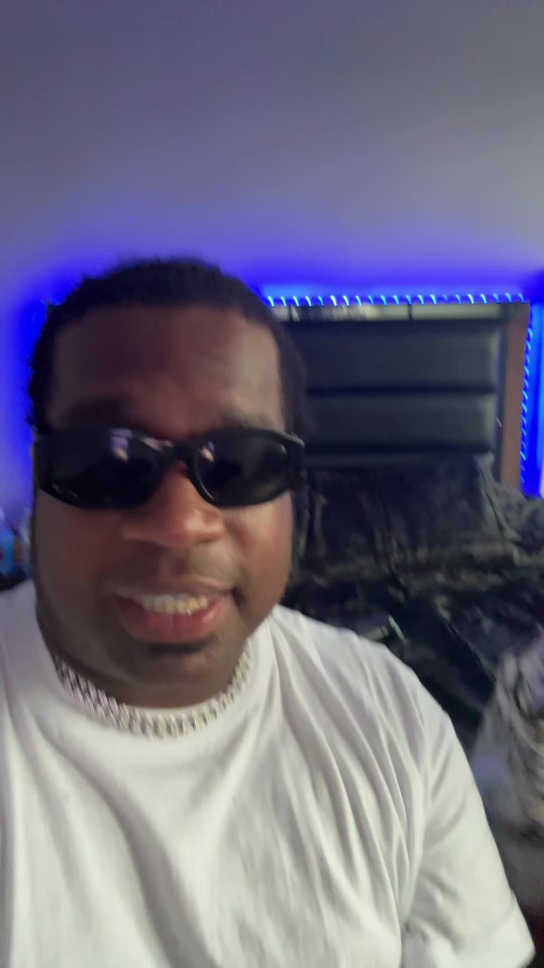 @Djsavage215