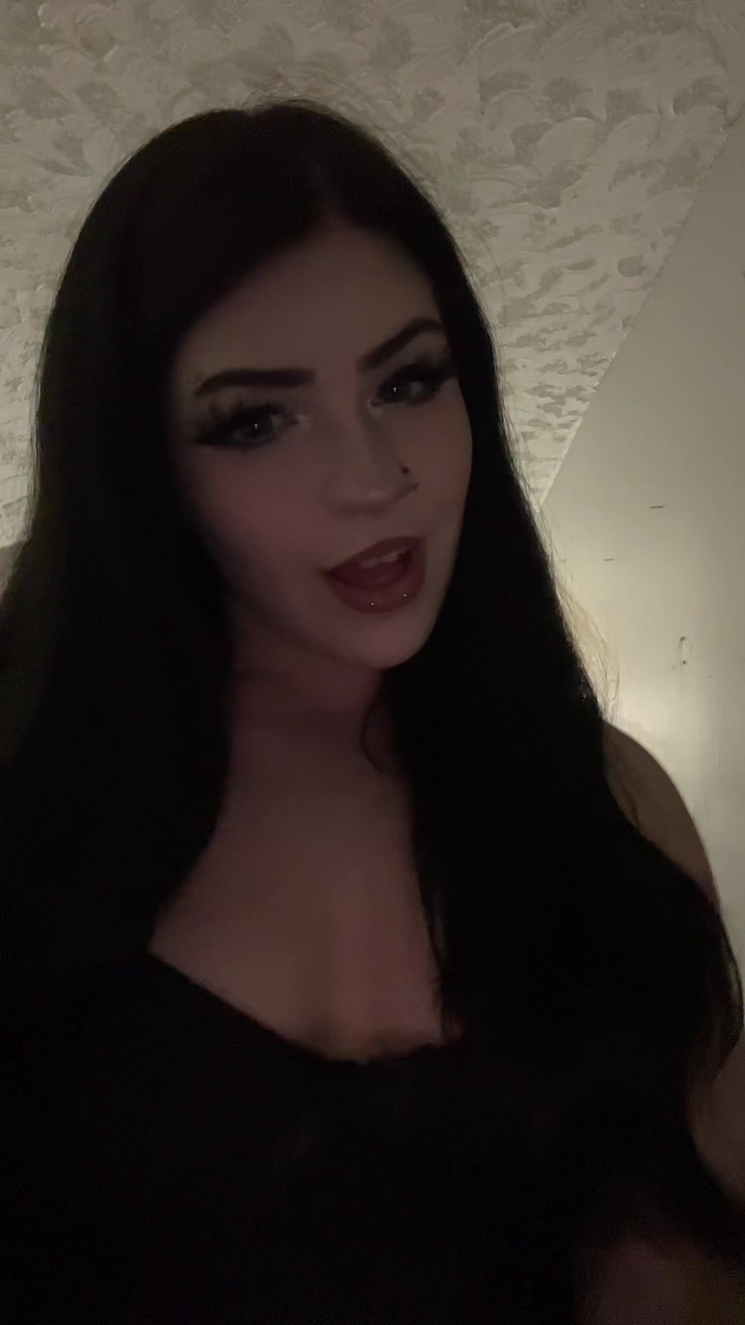 @Selena