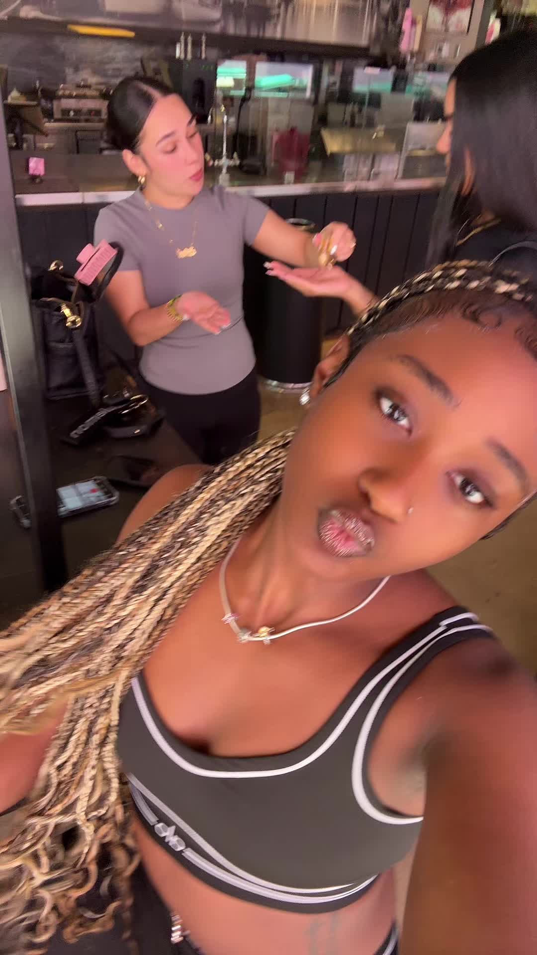 @girlbloggerxo444