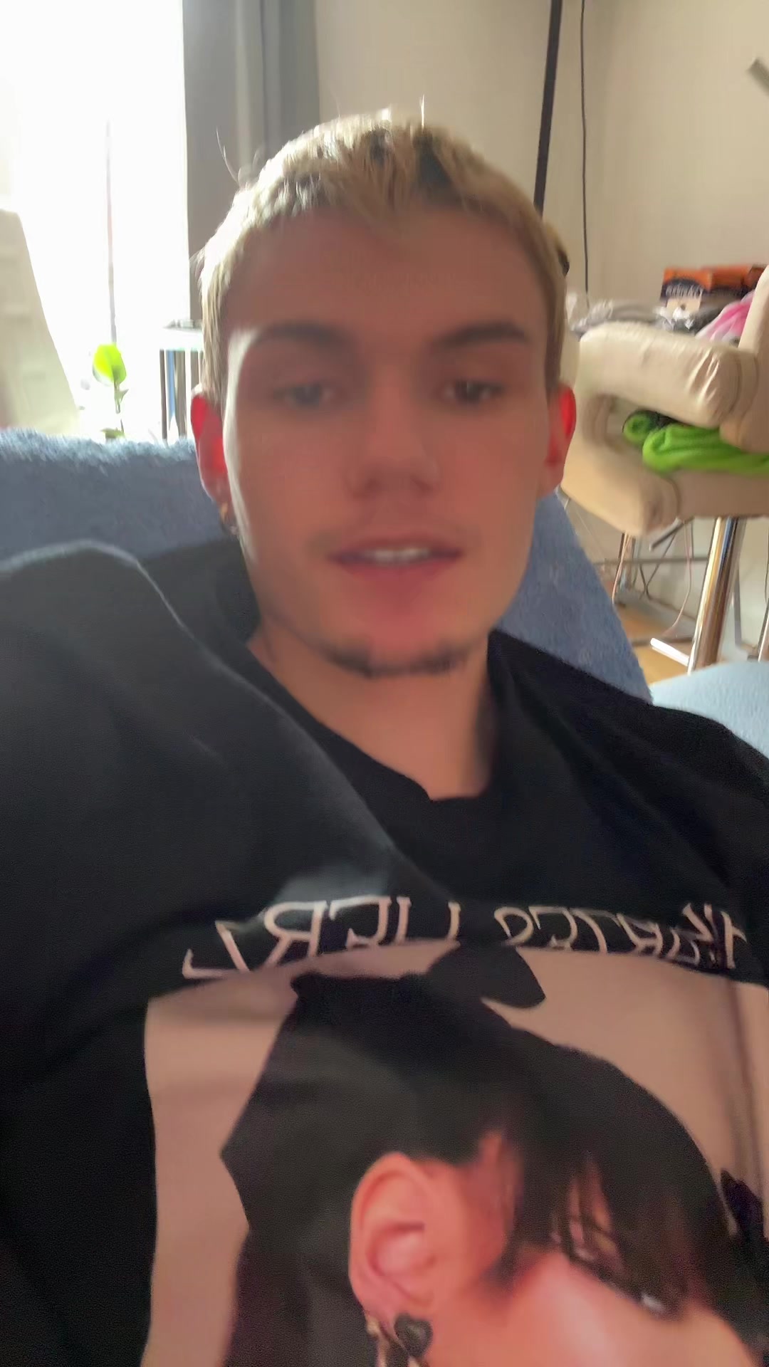 @KevinBadmomzjayAylivaFan🩵