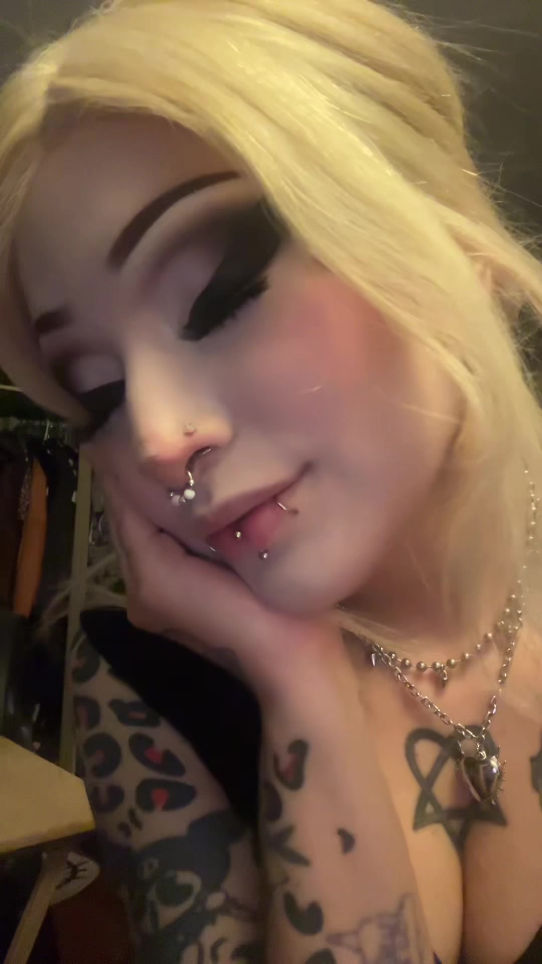 @CuteHorror