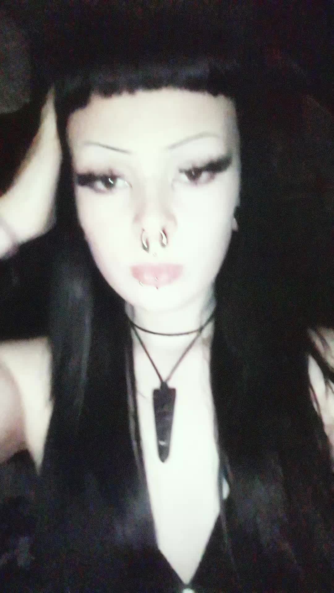 @horrorblompy