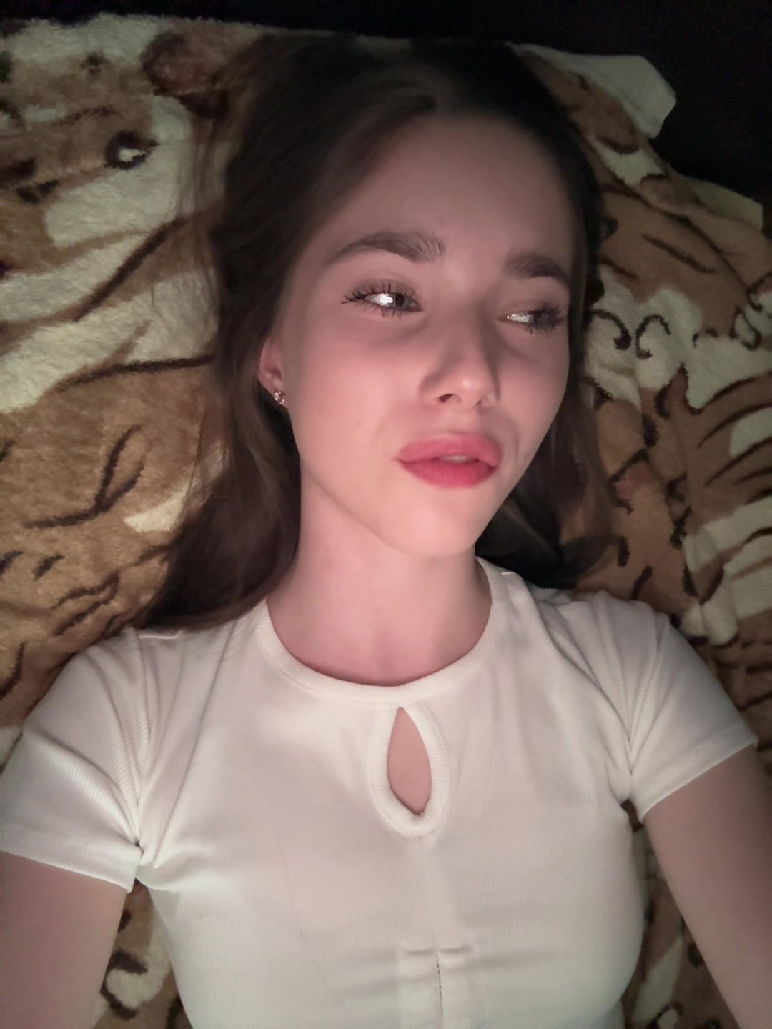 @🫂