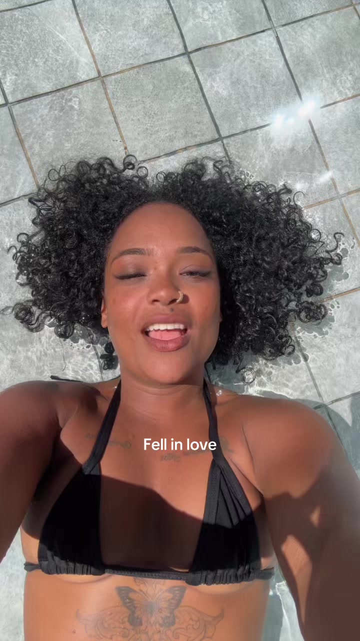 @Vickybrito A preta rara🧜🏾&zwj;♀️