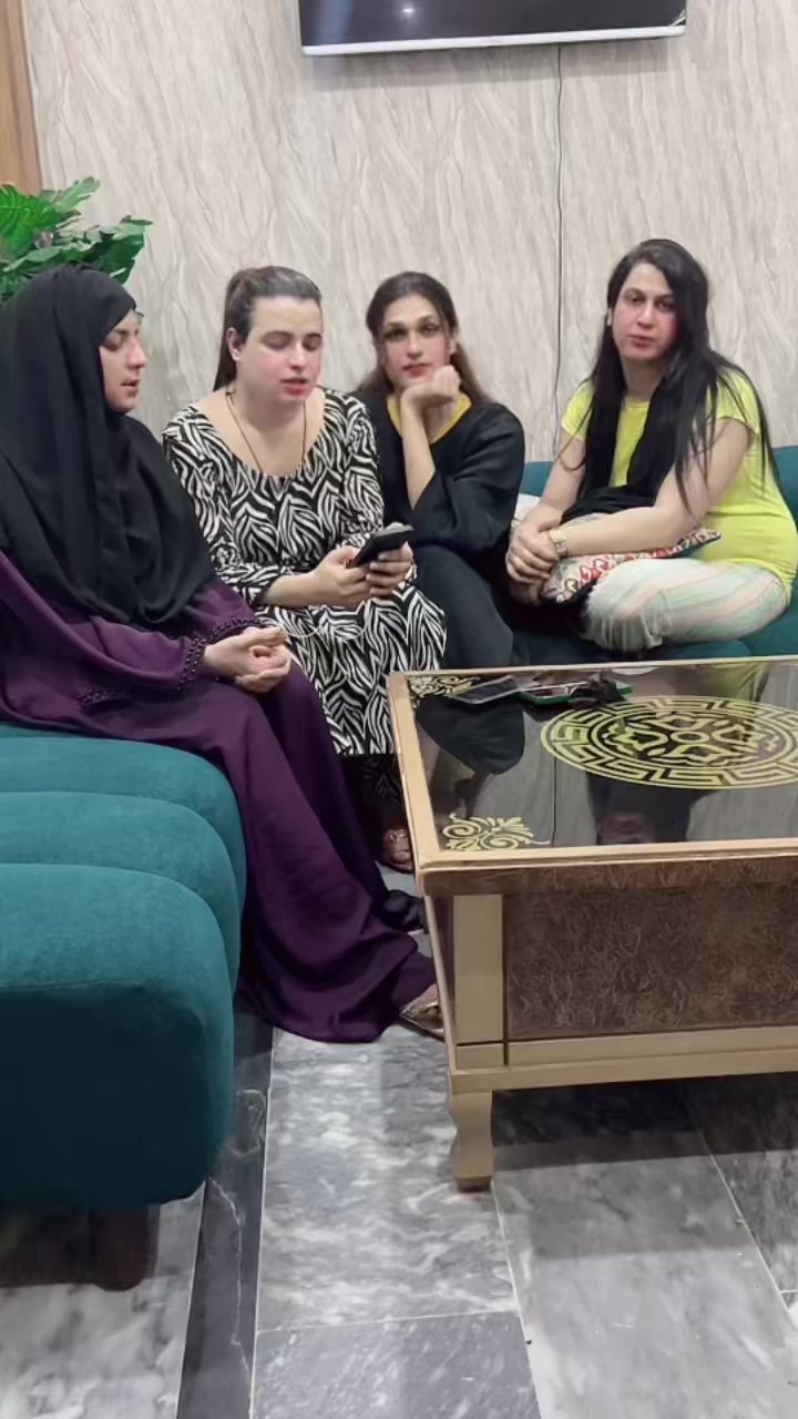 @The Real Khanzadii 😏