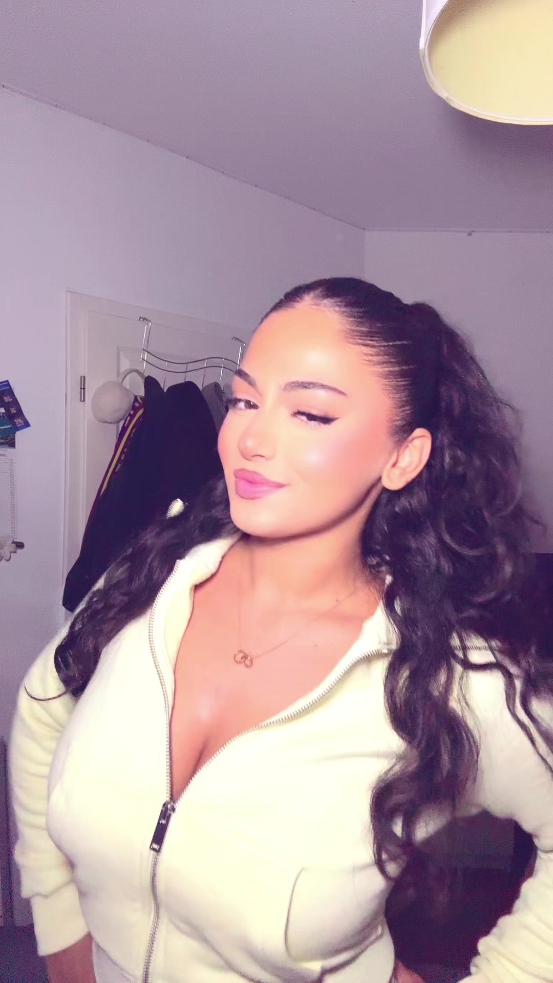@Niousha