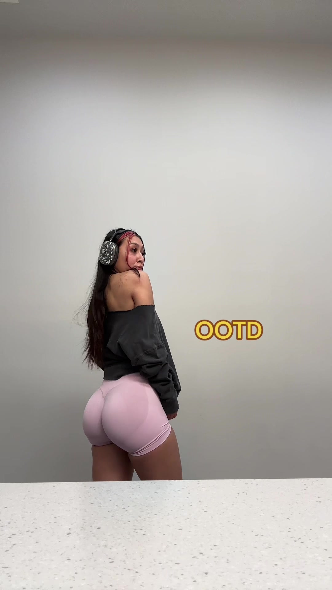 @Laisha