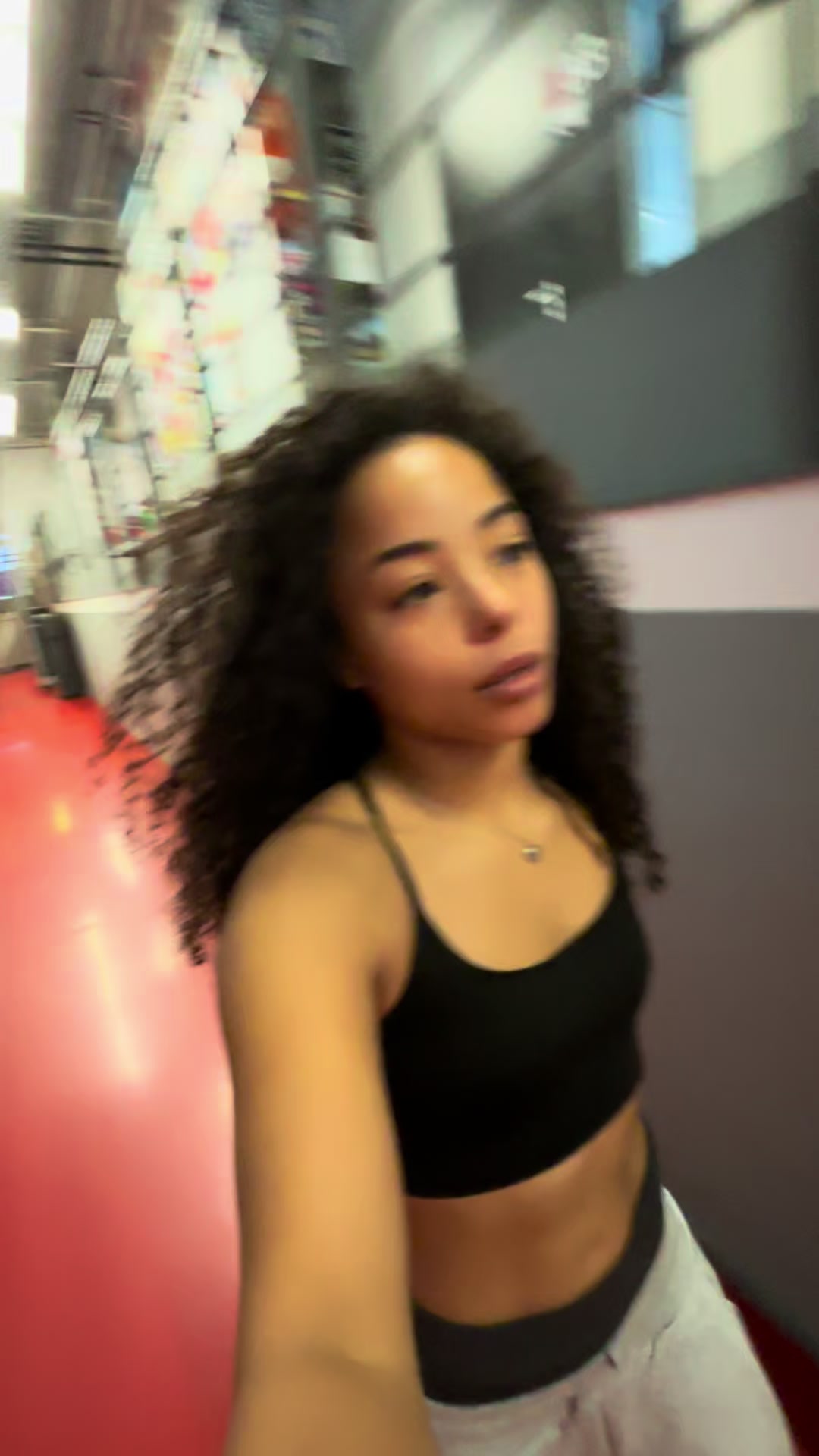 @A&iuml;sha Vis