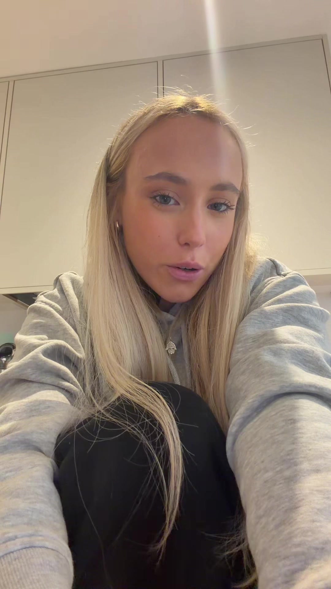 @oliviafyfe