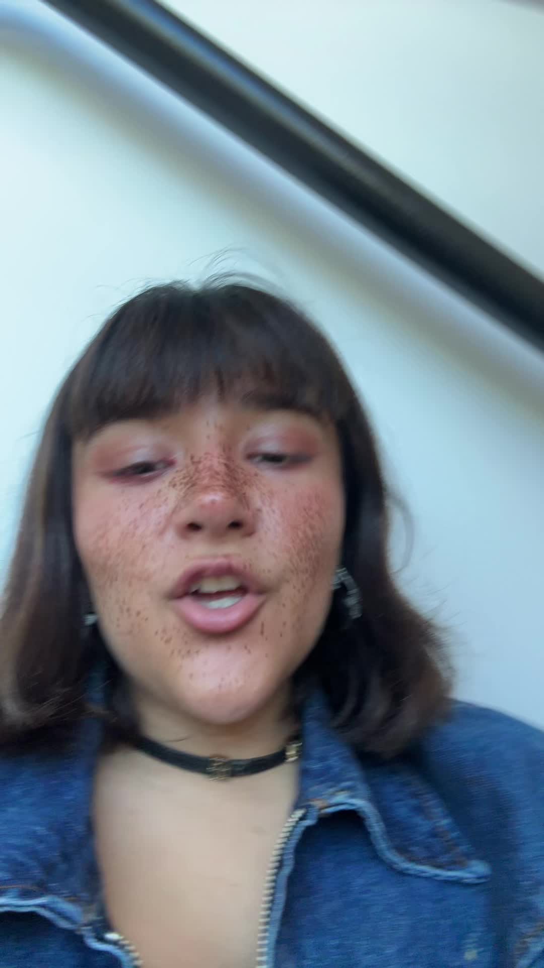 @Monicaabascal