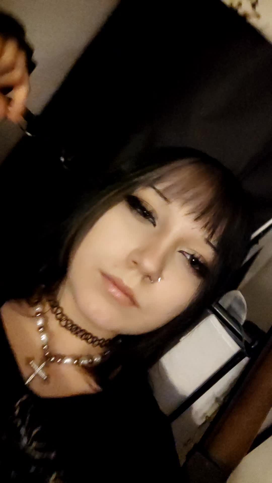 @𝔏𝔦𝔫𝔠𝔥𝔢𝔫 ٠࣪⭑