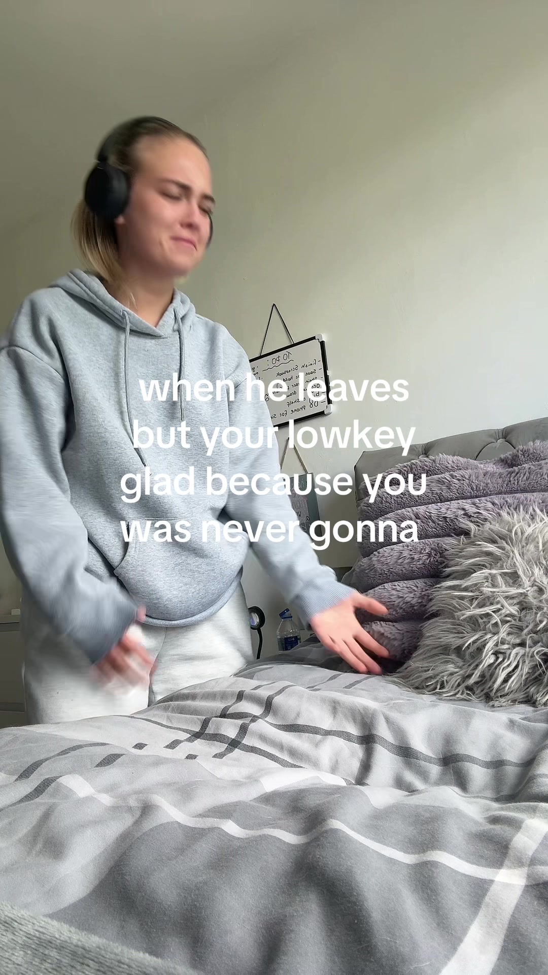 @anais