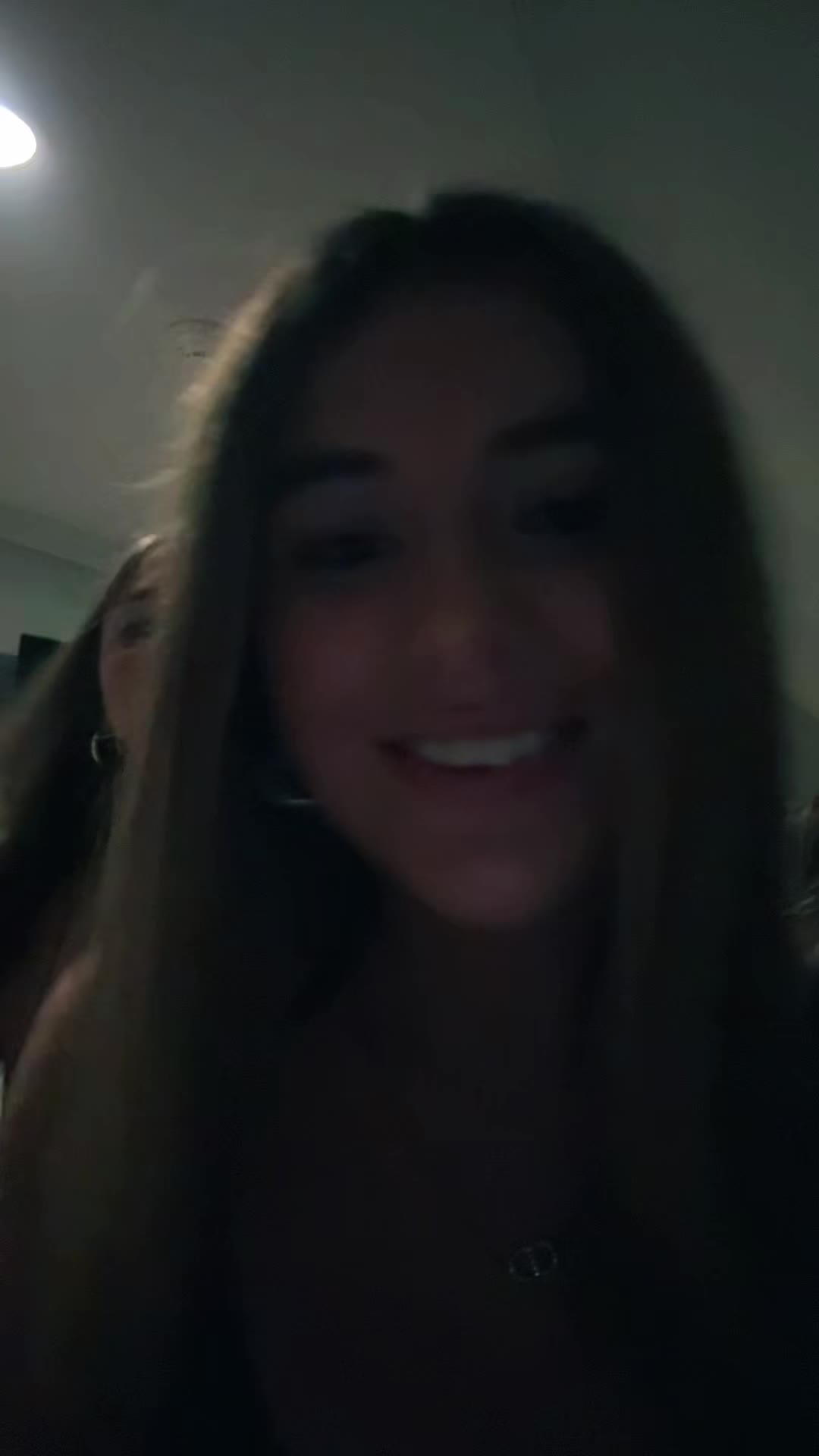 @this is not lizzy🥱