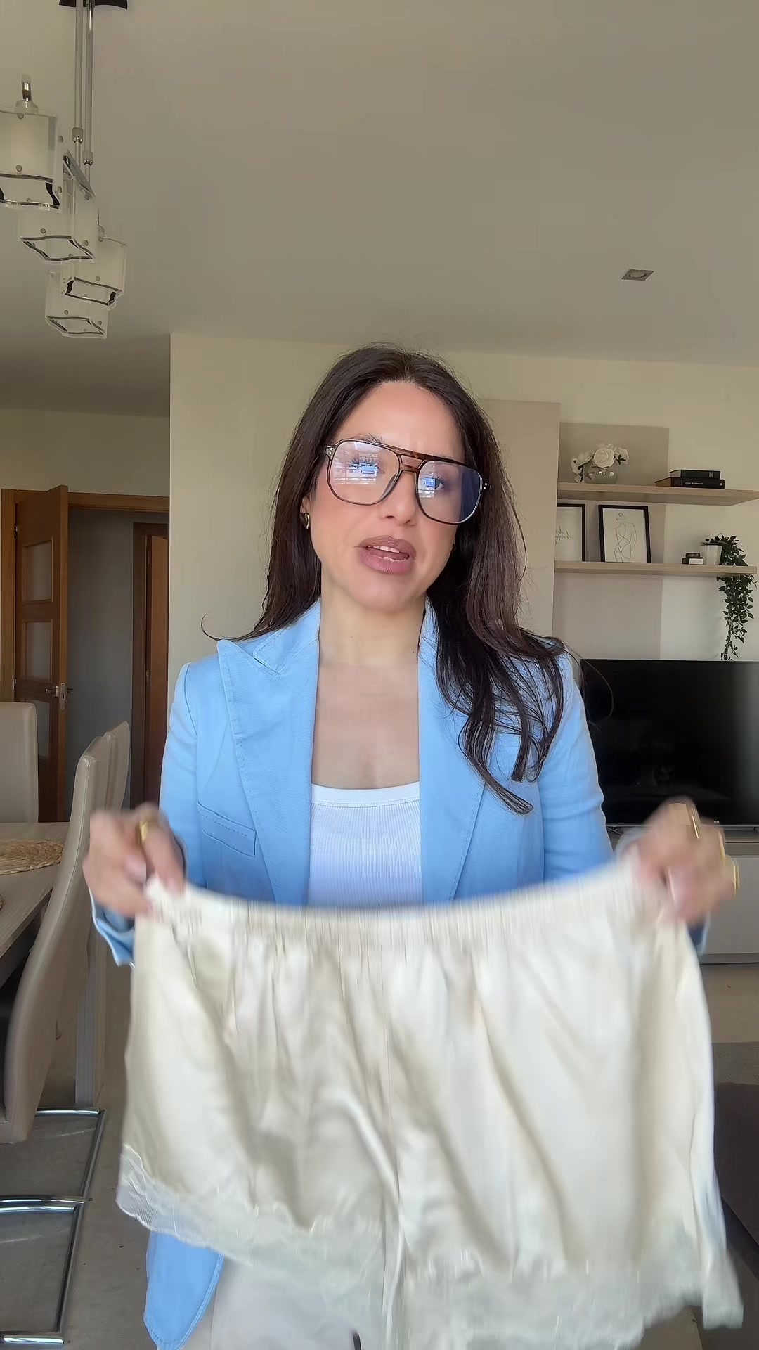 @laura_delapenya