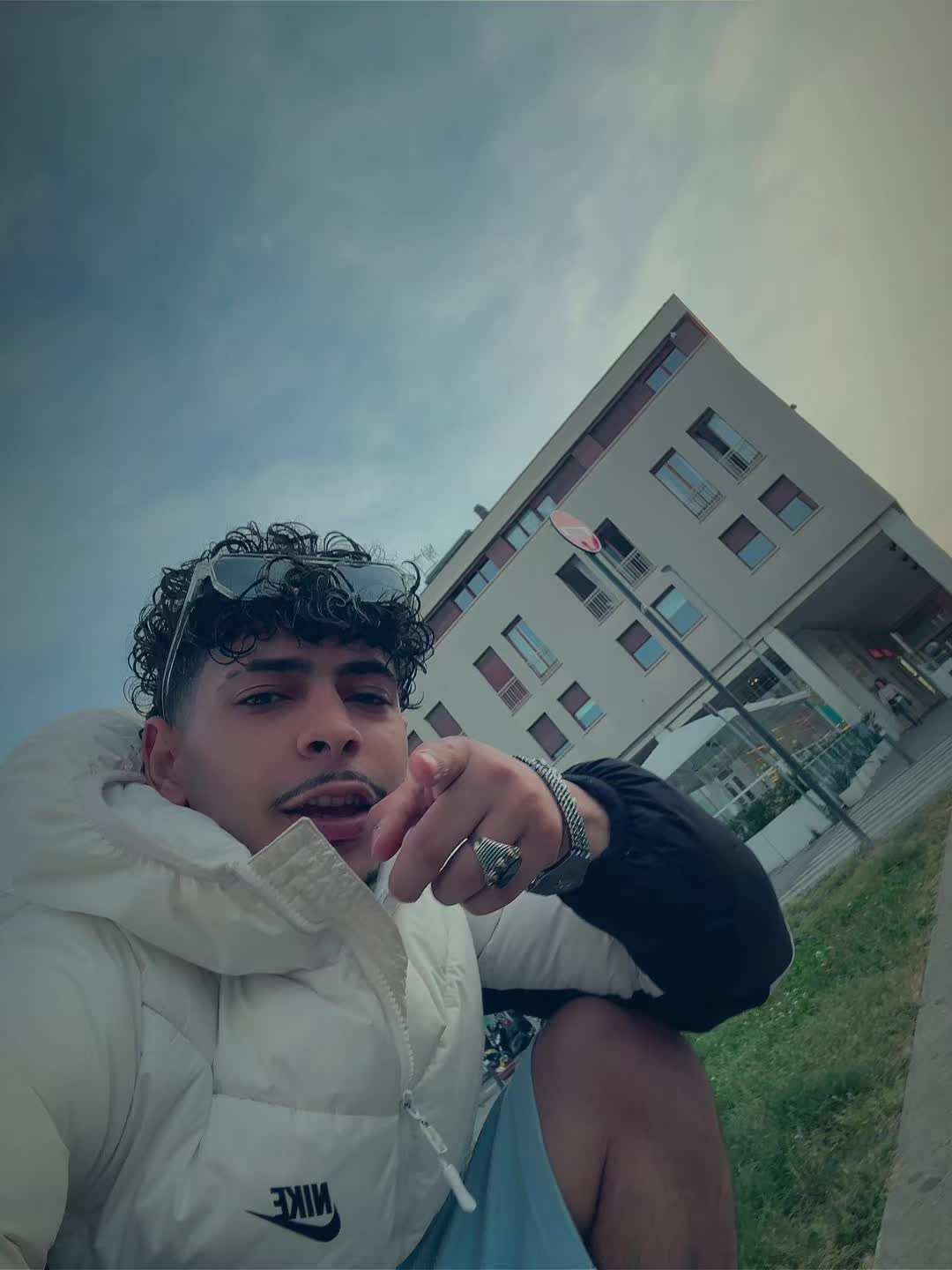 @🙉