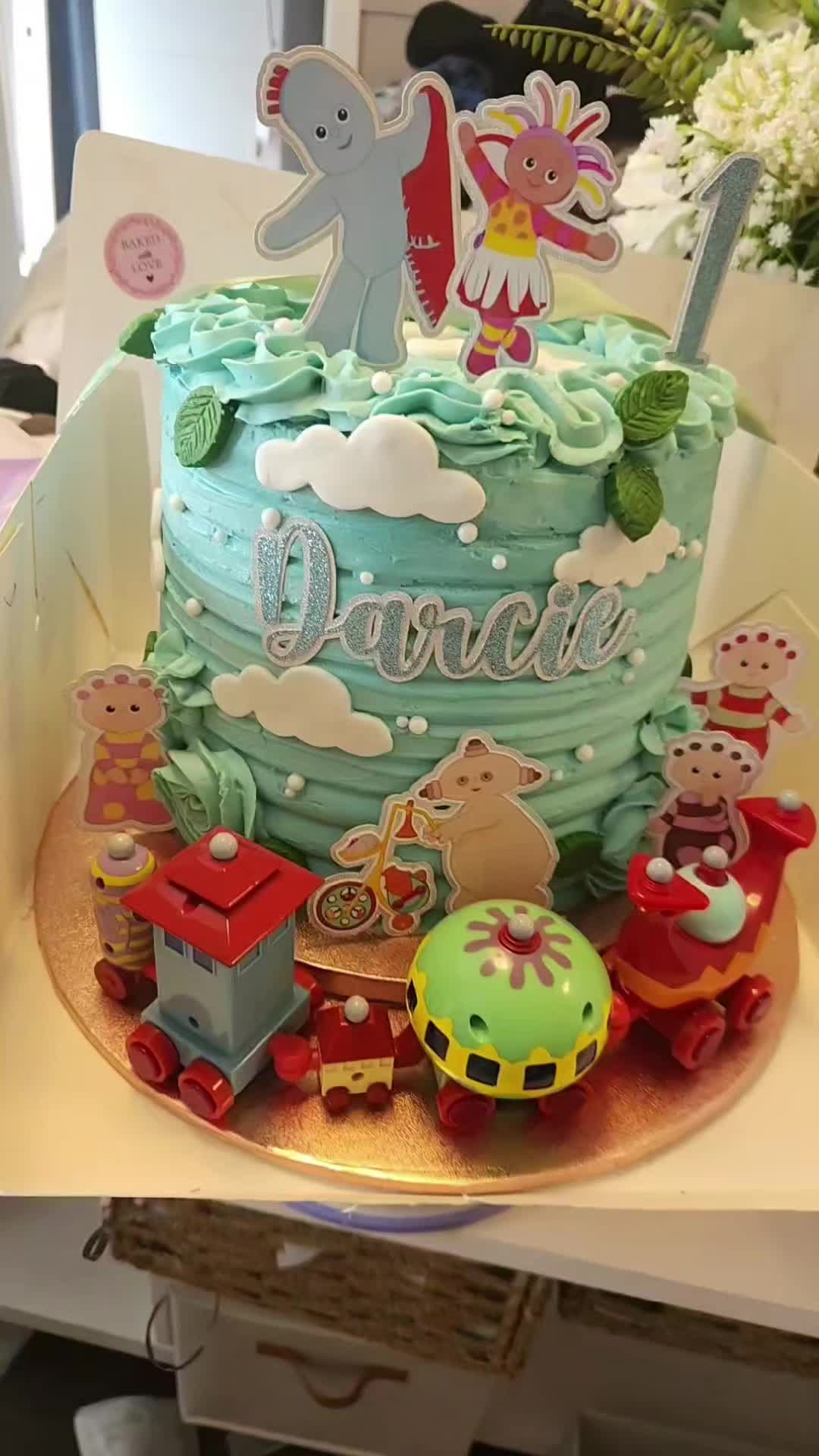 @charsbakes