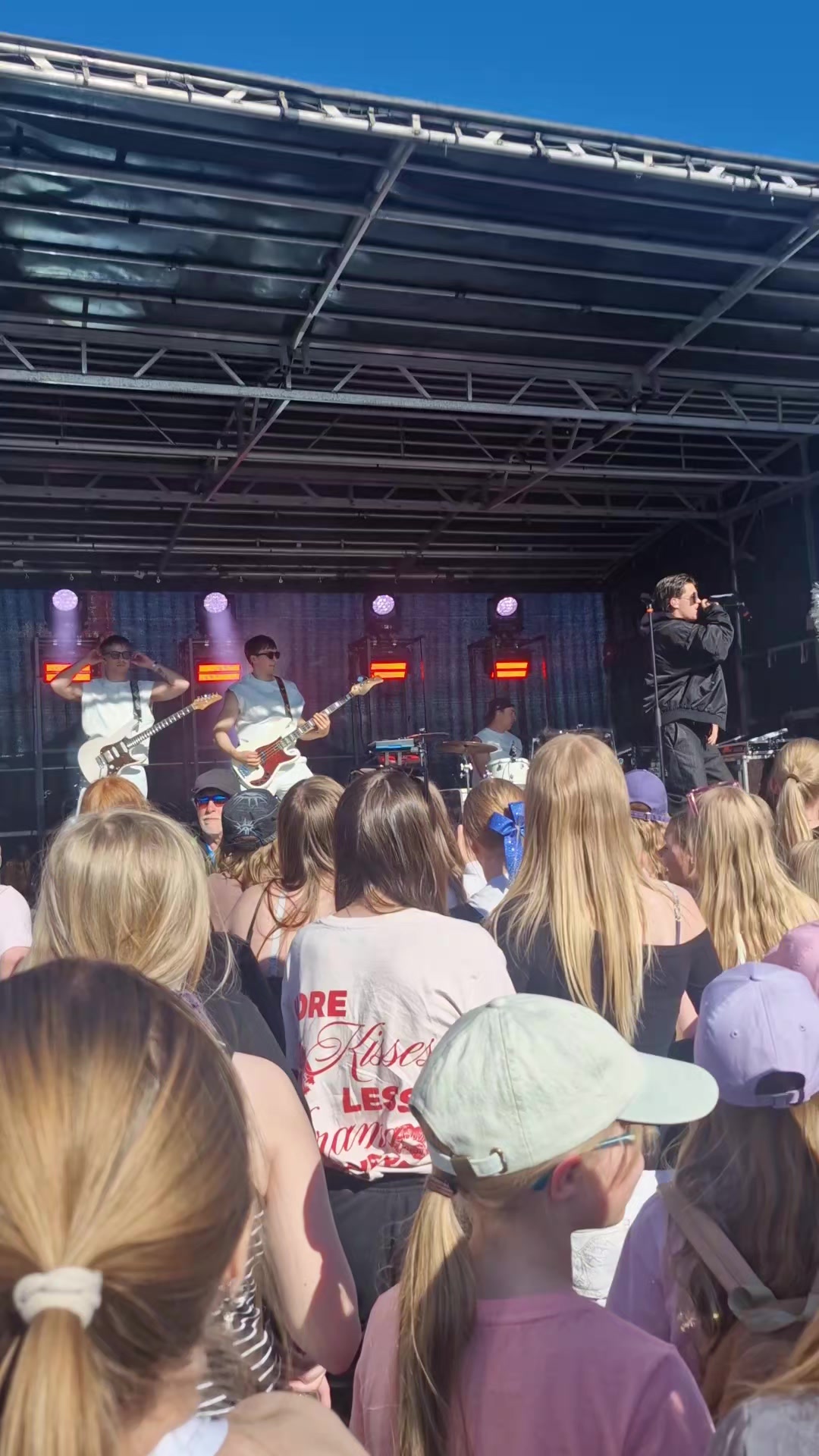 @MustaSyd&auml;n