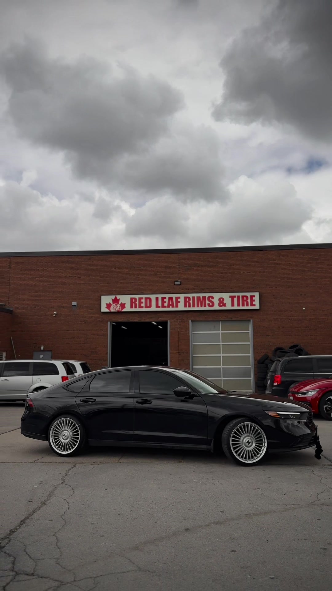 @Red Leaf Rims & Tire