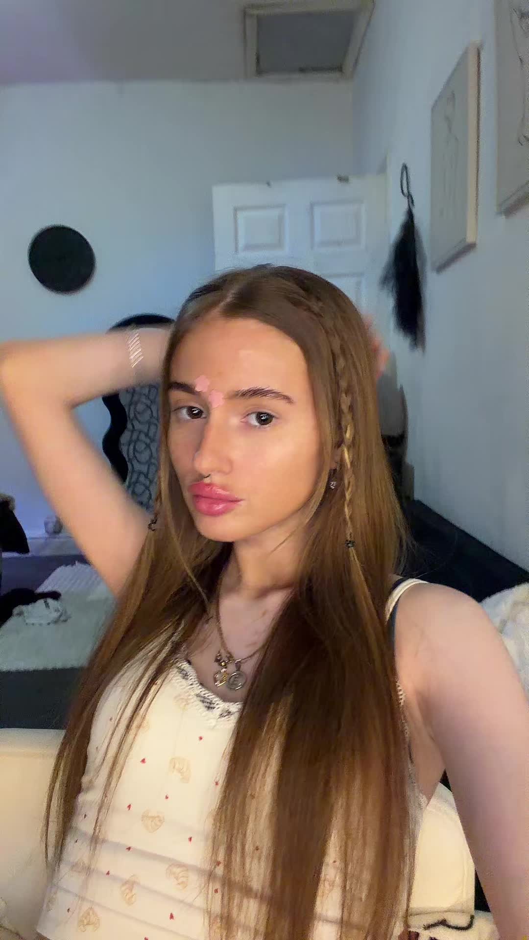 @ell 👩&zwj;❤️&zwj;💋&zwj;👩