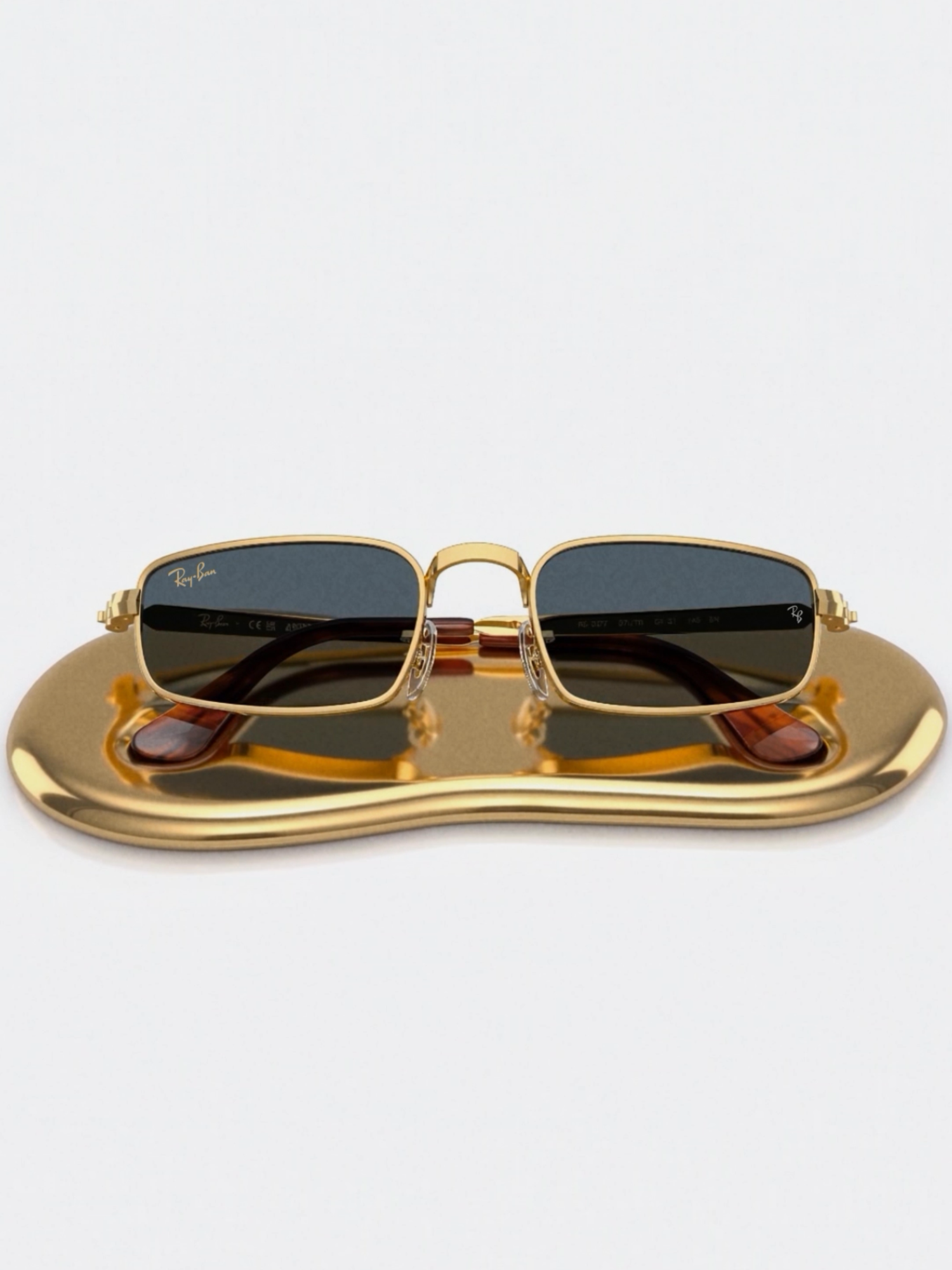 @Ray-Ban