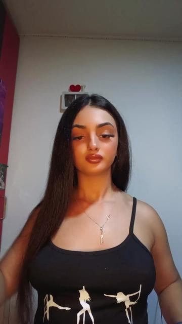 @_Saandraa_